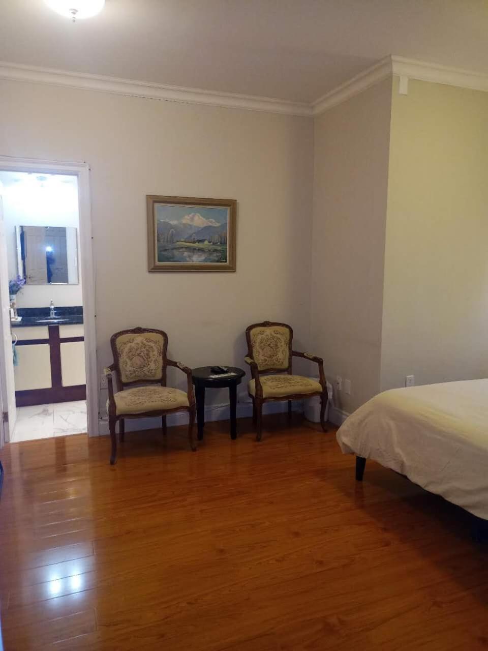 Lakeside Private Suite-Queen Bed Room Tottenham Eksteriør billede